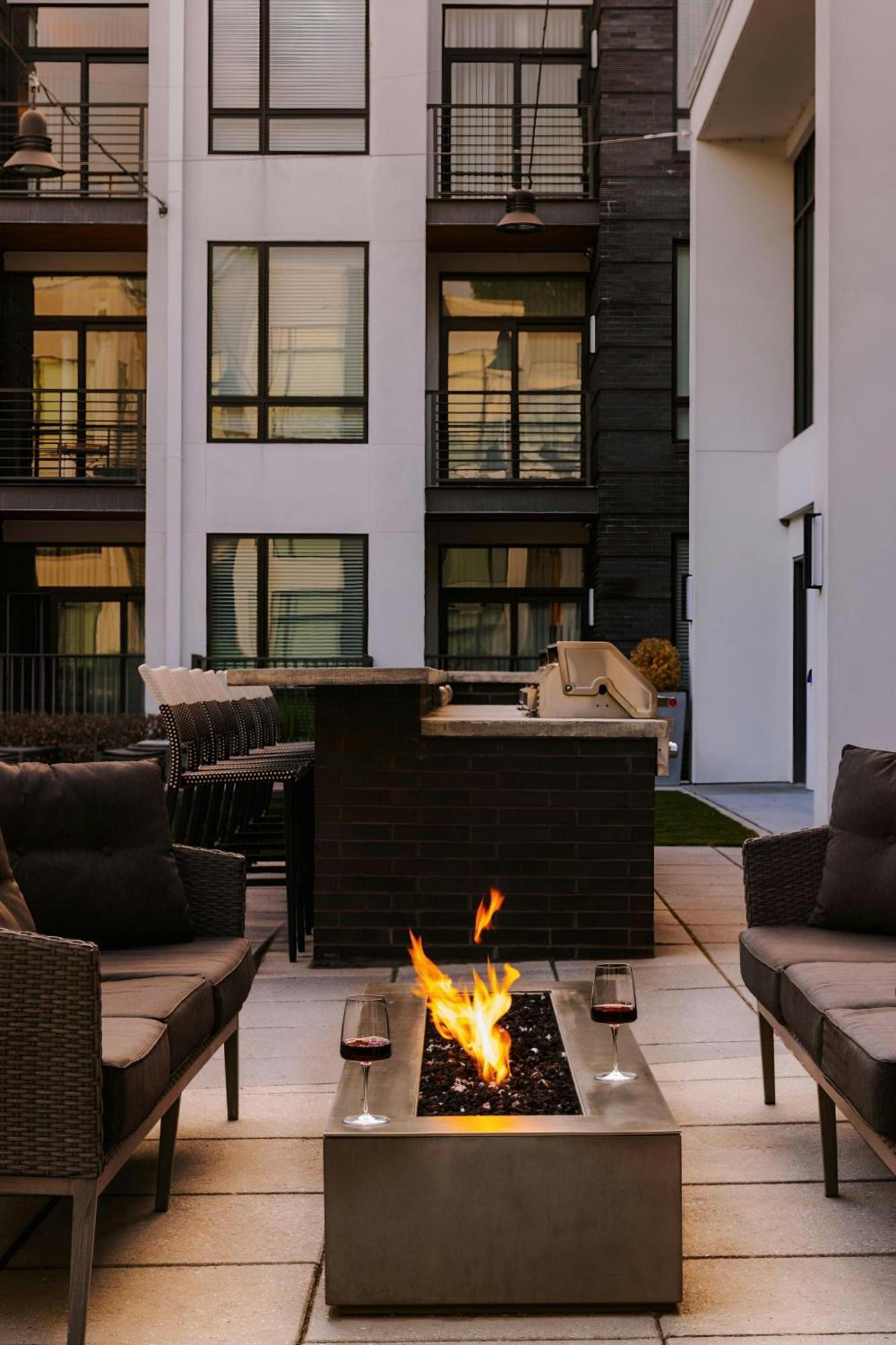 Sonder By Marriott Bonvoy Village 21 Apartments Hillsboro Village ナッシュビル エクステリア 写真